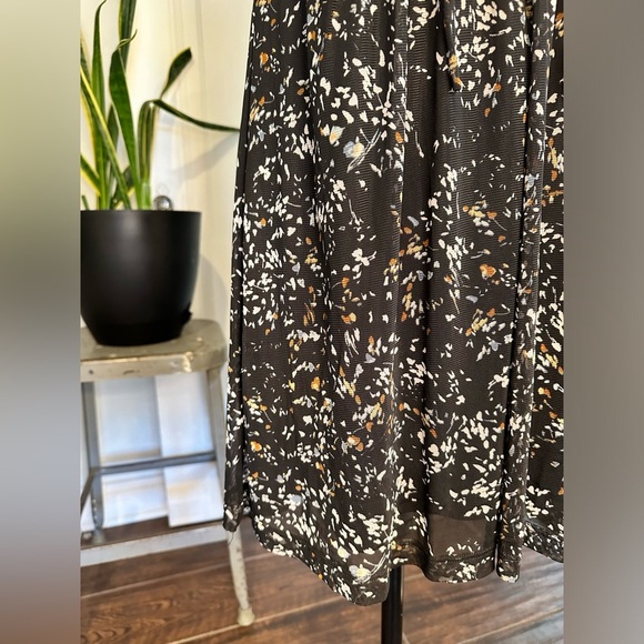 NWT Jane and Delaney ladies size small dress smocked top - Picture 4 of 15